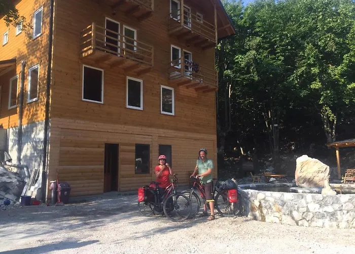 Adenisi Gasthuis Tropoje